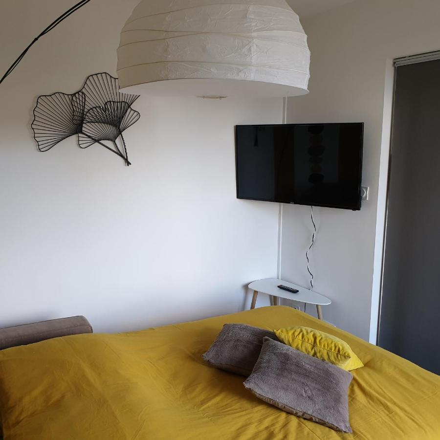 Apartamento COEUR de TROYES T4 Terrasse 5ème étage HYPER-CENTRE Wifi et Parking privé Exterior foto