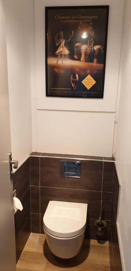 Apartamento COEUR de TROYES T4 Terrasse 5ème étage HYPER-CENTRE Wifi et Parking privé Exterior foto